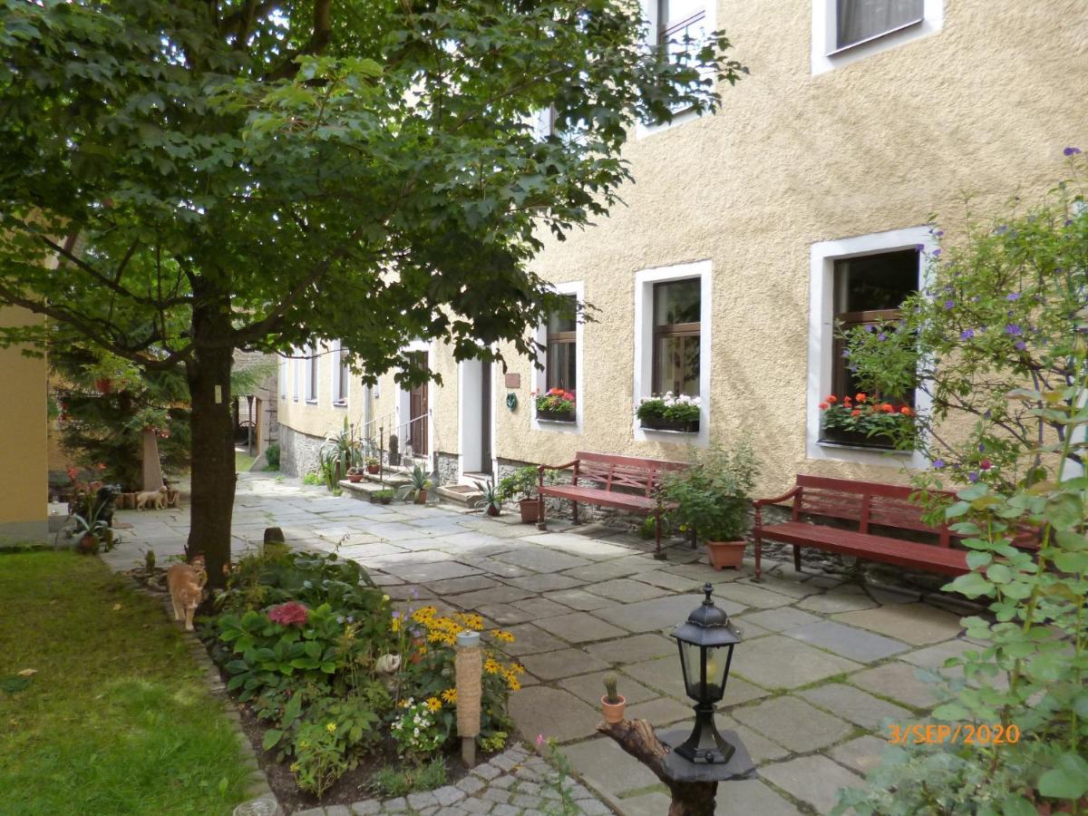 Im Vierseitenhof Linke Apartment